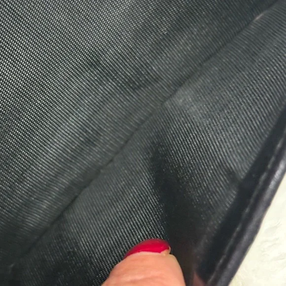 Gucci Black Leather Wallet with Silver Logo - Picture 9 of 12